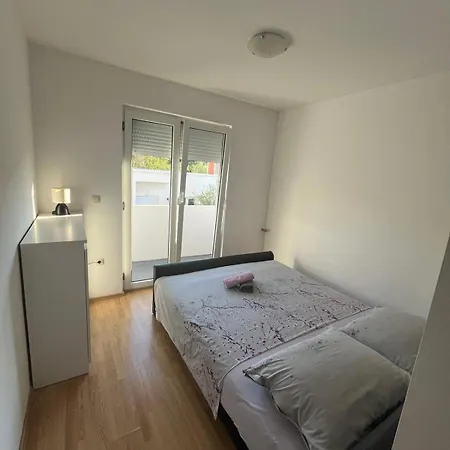 Apartment Apartman Lana *